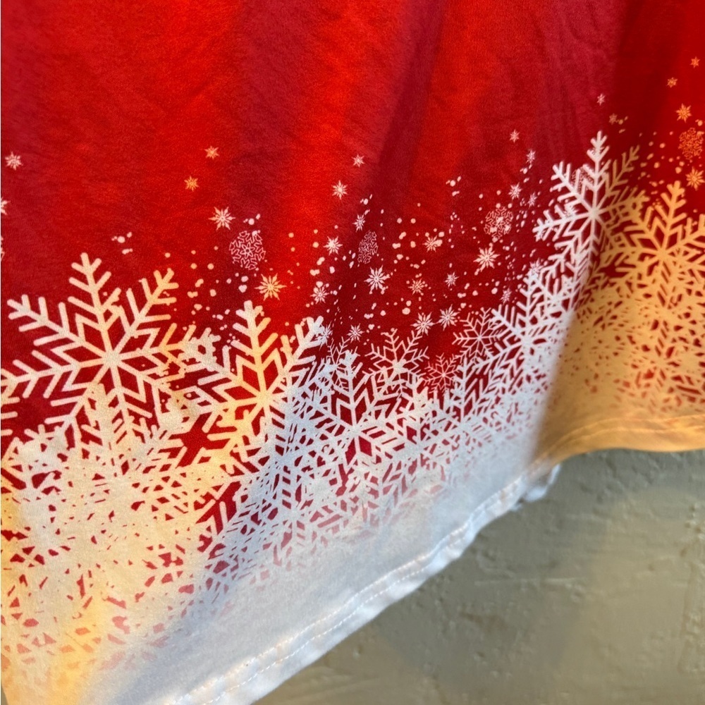 Festive Red and White Holiday Christmas Tree Women's long Sleeved Top Sz M - Picture 11 of 12